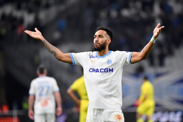 记者：奥巴梅扬明日飞赴马赛&周四体检，已就2年合同达公约