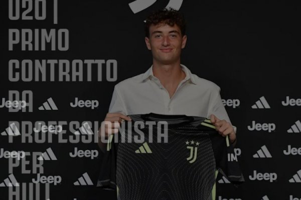 官方：尤文2008年门将拉斐尔-胡利签首份处事协议，两边签约三年