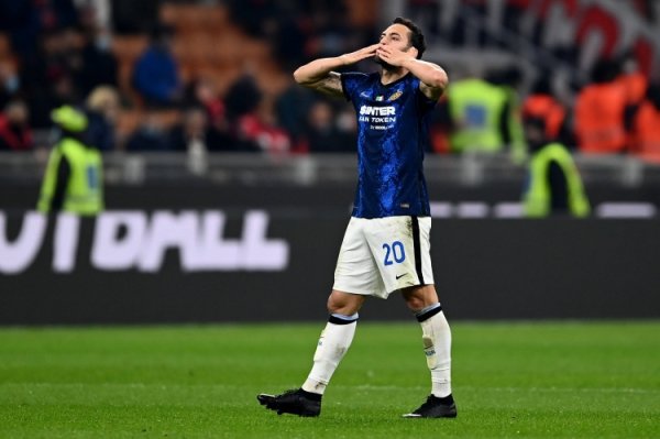 记者：费内巴切从未精采报价恰尔汗奥卢，俱乐部里面仍未妥洽观念