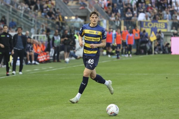 德转：海外米兰、纽卡斯尔和利物浦都专诚帕尔马后卫莱奥尼