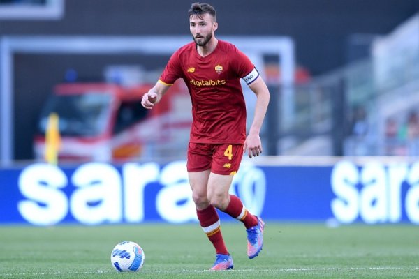 记者：尤文对克里斯坦特不感兴趣兴趣，莫得迹象标明会用麦肯尼交换