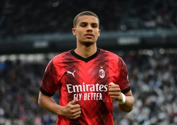 罗马诺：纽卡再次构兵米兰与佳夫，米兰条款止境球员市值的转会费