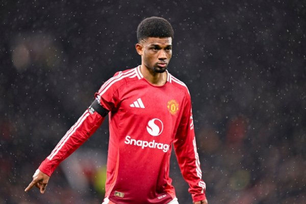 记者说念曼联首发：阿玛德替补有些不测，球迷会失望塞斯科未首发