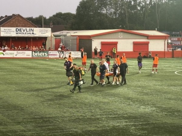 邮报：曼联U21小将塞库-科内眼眶骨折，可能需要捎带珍藏面具