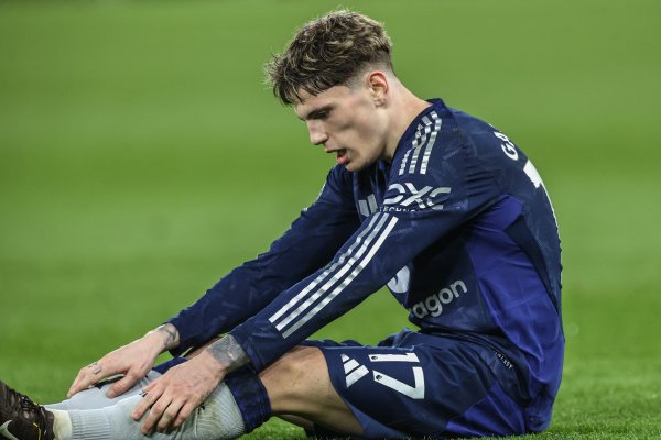 记者：切尔西仍在尽力压价加纳乔，但曼联坚捏要价5000万镑