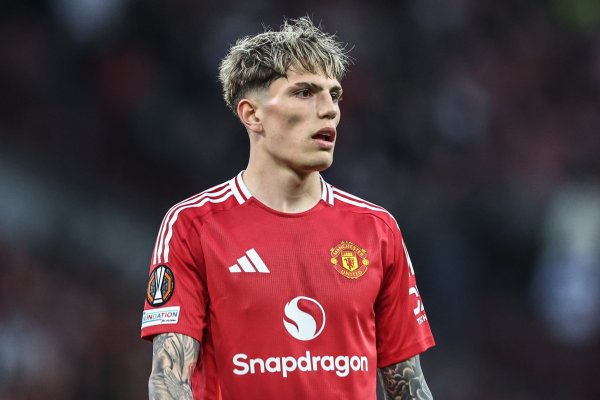 铁了心！记者：加纳乔远离加盟拜仁&不测被外租，只思加盟切尔西