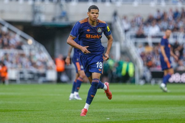 记者：奥苏拉去维拉因欧足联开销轨则变得复杂 法鹰也在谈判