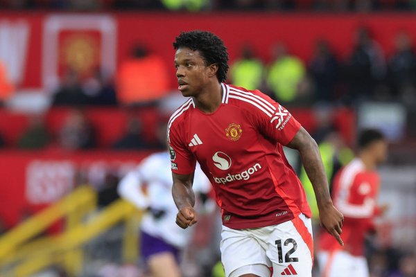 就差你了！TA：马拉西亚租出加盟埃尔切告吹，球队与曼联磋商翻脸