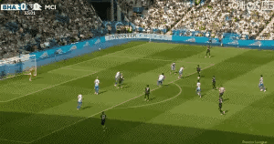 跟着布莱顿2-1逆转曼城, 西汉姆联首胜, 英超最新积分榜如下