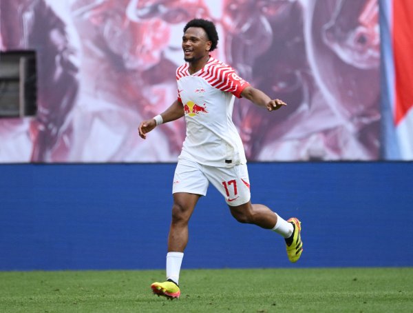 记者：尤文念念租出＋浮浅条目买断签奥蓬达，总价4500万到5000万欧