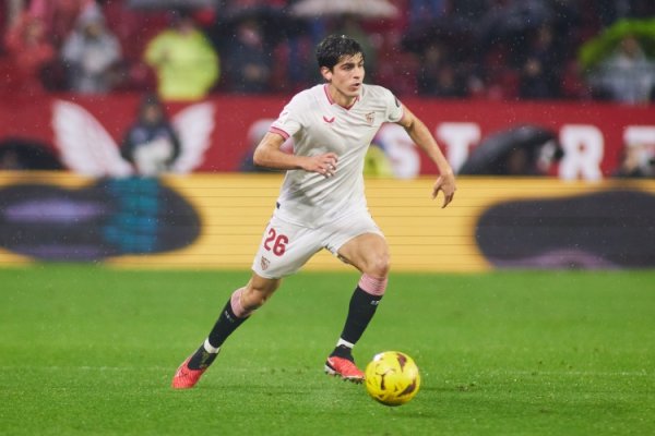 记者：那不勒斯引进胡安卢基本上告吹，塞维利亚初始听取其他报价