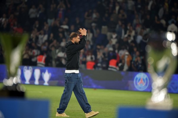 记者：巴黎准备罗致约3000万欧出售多纳鲁马，后者与曼城基本谈妥