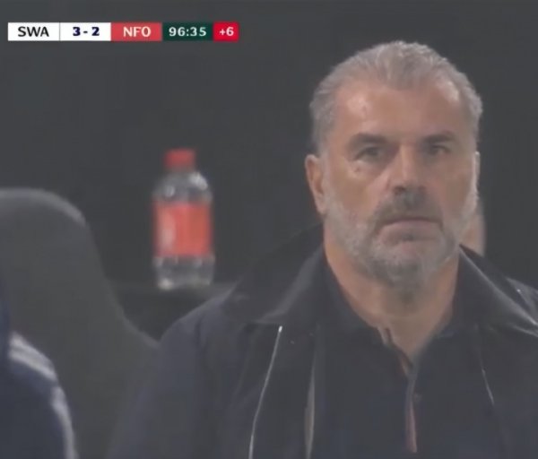 这...丛林联赛杯被英冠队斯旺西让二追三+读秒绝杀，补时连丢2球