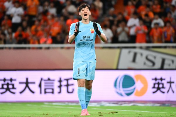 沪媒：海港多位主力身背多张黄牌，球队赛程在争冠队中最艰深