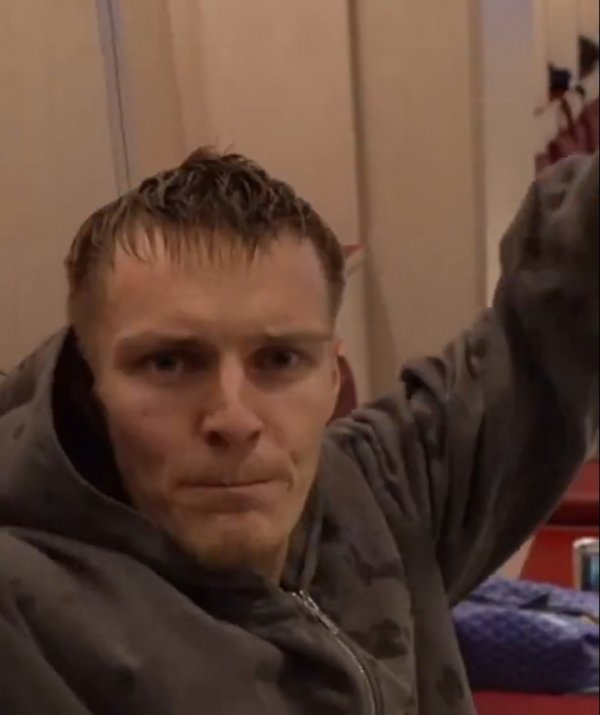 悠着点！挪威主帅证明厄德高坐着庆祝：他顾虑我方受伤的膝盖