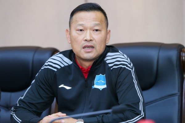 武汉女足主帅：很赞许留洋但要作念好预案 中国女足跨越不是很澄澈