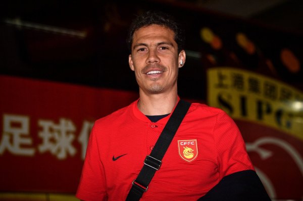 埃尔纳内斯：中国球员拿高薪却水平很低，我念念谄谀但他们不屑于学