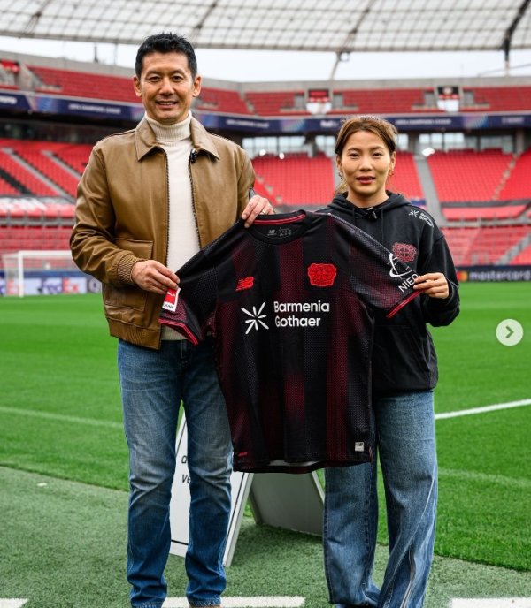 惊喜联动🤝杨晨访问勒沃库森，沈梦露理睬并奉陪参不雅