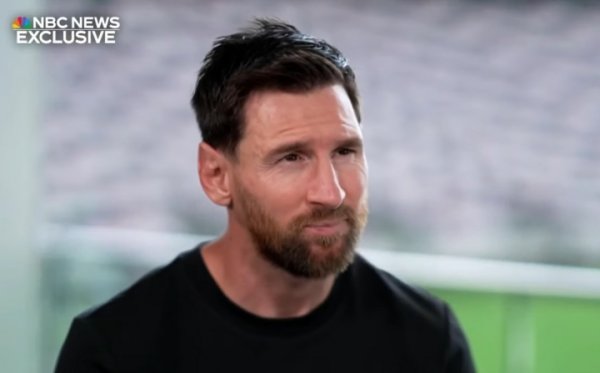 再战3年！梅西：我会把柄我方每天的情况，来决定是否不竭踢球