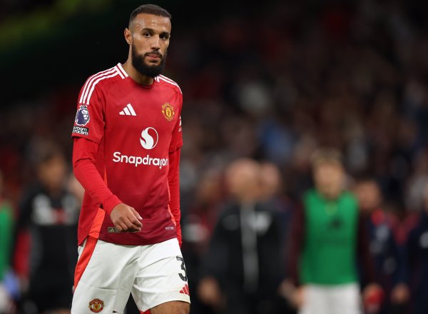 曼晚：曼联可让马兹拉维出任左翼卫，他有助于化解布莱顿反击威逼