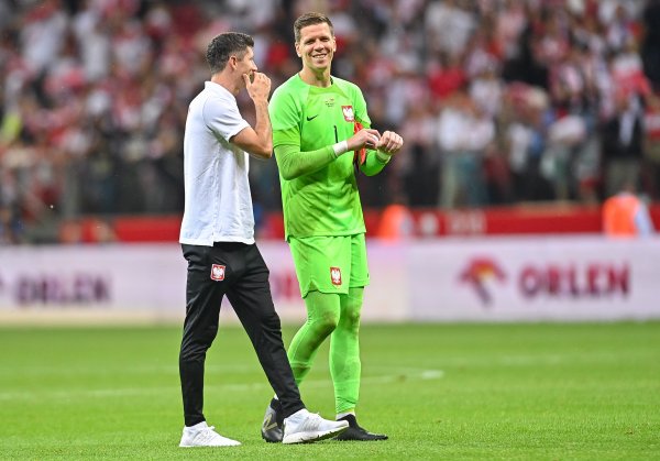 什琴斯尼：不明晰莱万是否能赶上国度德比，但他的伤情没瞻望严重