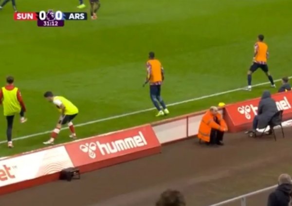 主场抢下1分！太阳报：应答阿森纳的威逼，桑德兰把告白牌前移