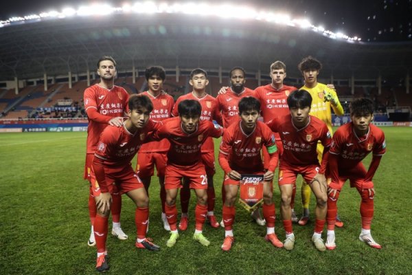 足球报：带着互联网念念维运营，重庆铜梁龙冲超是“相貌级冲超”