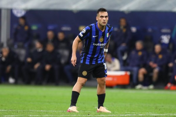 弗洛伦都：只等球是接不到球的，劳塔罗接球前会先撞后卫