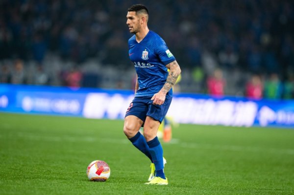 足球报：申花将运用两场亚冠笃定东说念主员去留，路易斯会相比心事